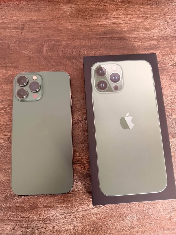 iPhone 13 Pro Max – Green – 128GB Excellent Condition – Unlocked - photo 4