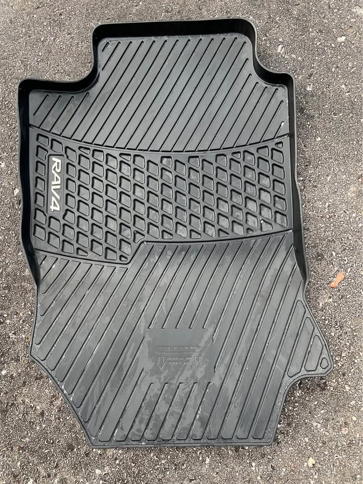 RAV4 2024 Winter Mats (Original) - photo 3