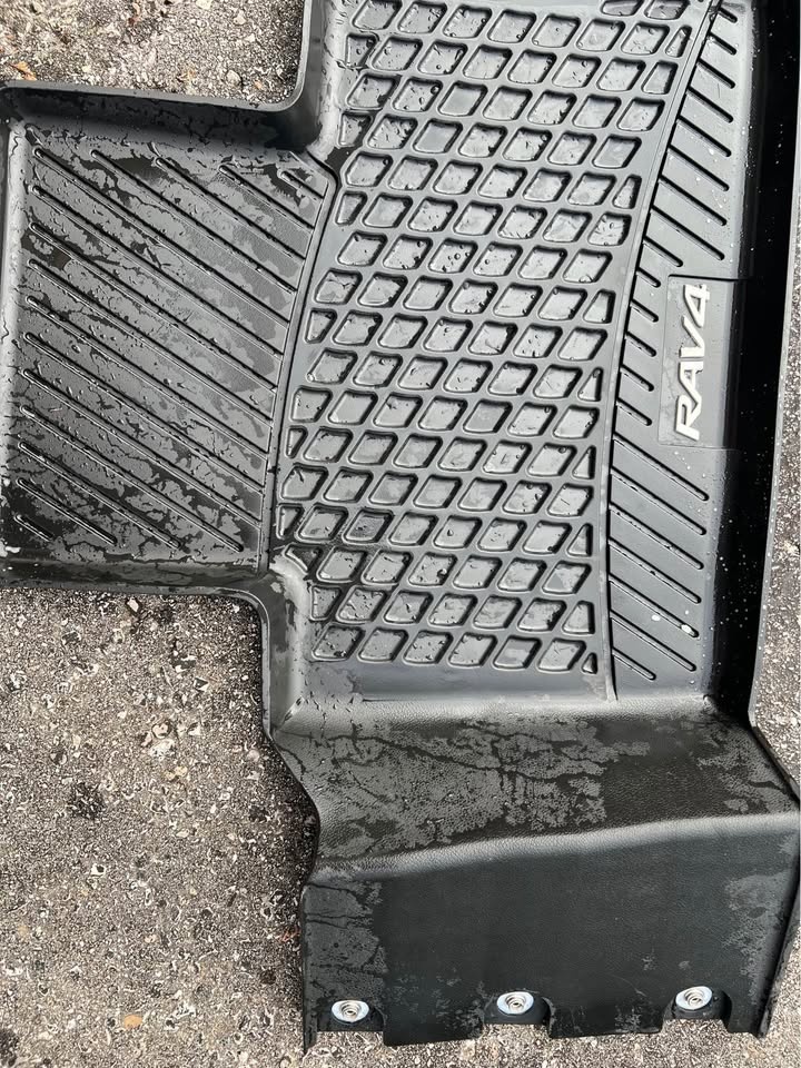RAV4 2024 Winter Mats (Original) - photo 4
