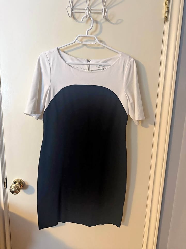 Ladies Banana Republic T-Shirt Dress - Size 12 - Black & White