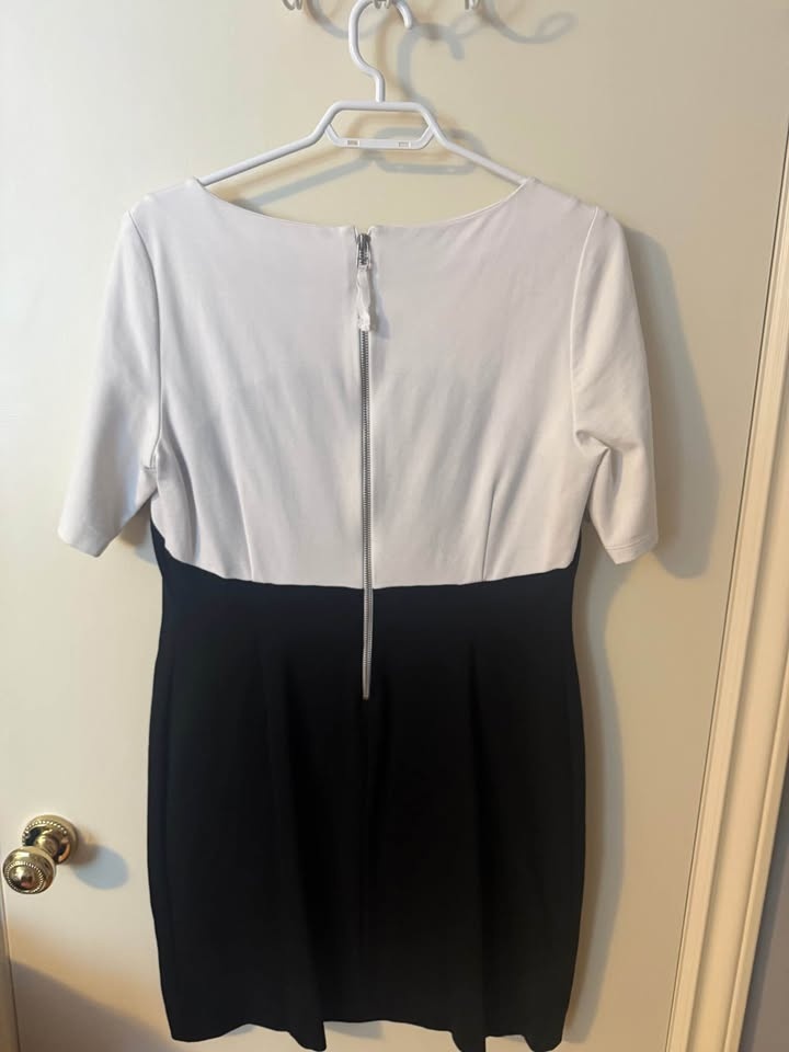 Ladies Banana Republic T-Shirt Dress - Size 12 - Black & White - photo 2