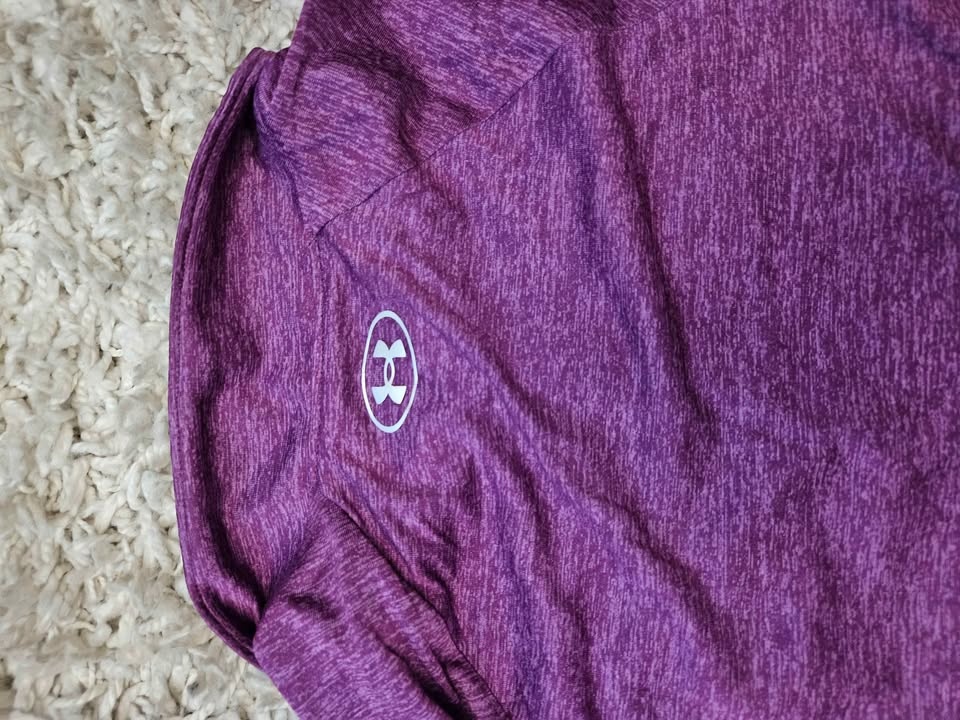 Underarmour athletic top Medium - BRAND NEW - photo 4