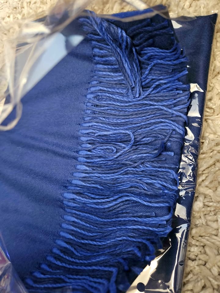 Fortress cashmere feel scarf BRAND NEW