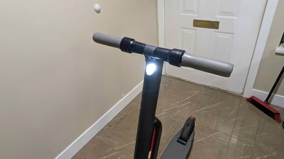 Powerful Segway ES4 eScooter – Great for Commute or Fun Rides! - photo 3
