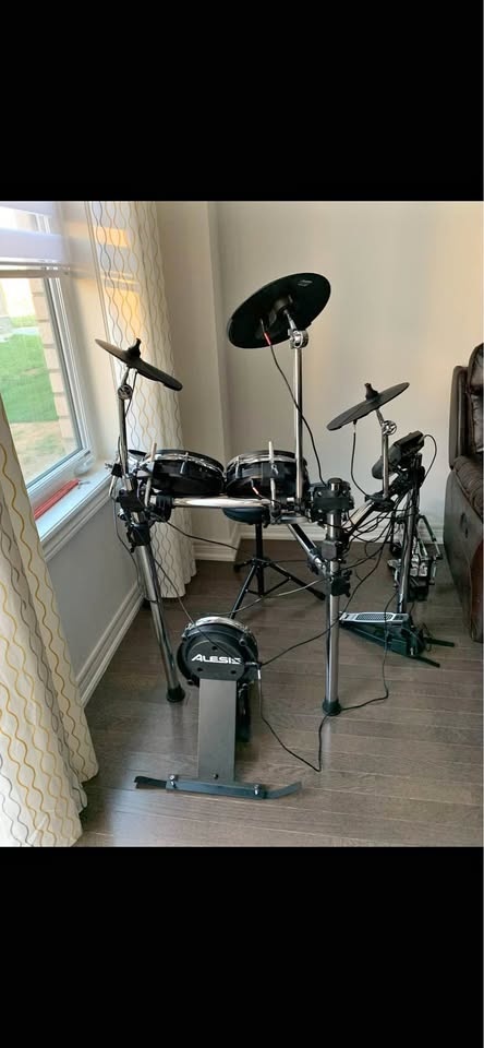 Alesis Surge Mesh Electric Drum Kit