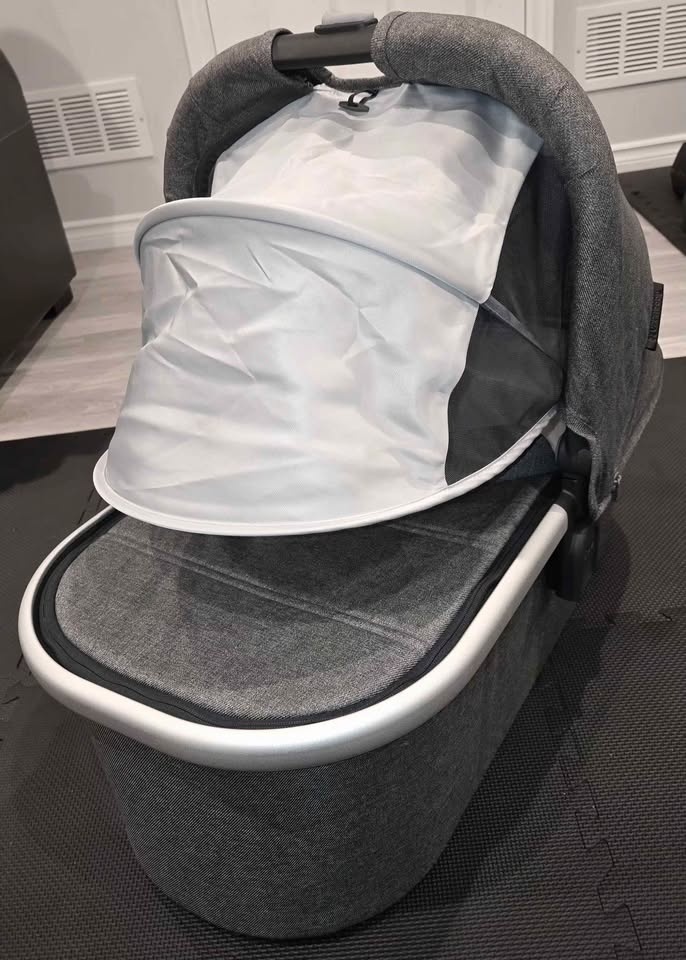 Brand New UppaBaby Bassinet V2 With Accessories - photo 3