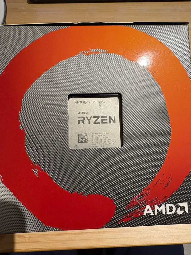 AMD Ryzen 7 3800X CPU with RGB Stock Cooler
