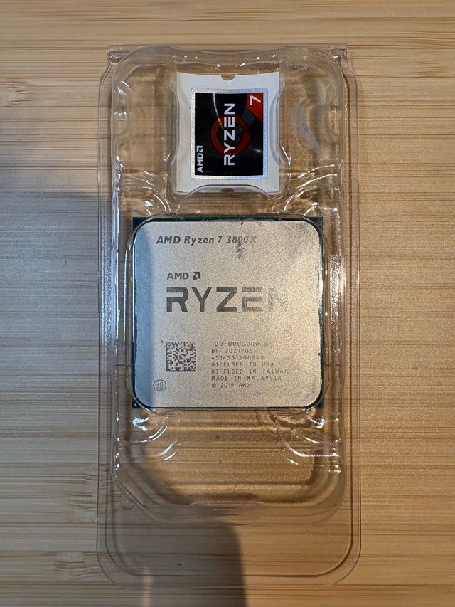 AMD Ryzen 7 3800X CPU with RGB Stock Cooler - photo 2