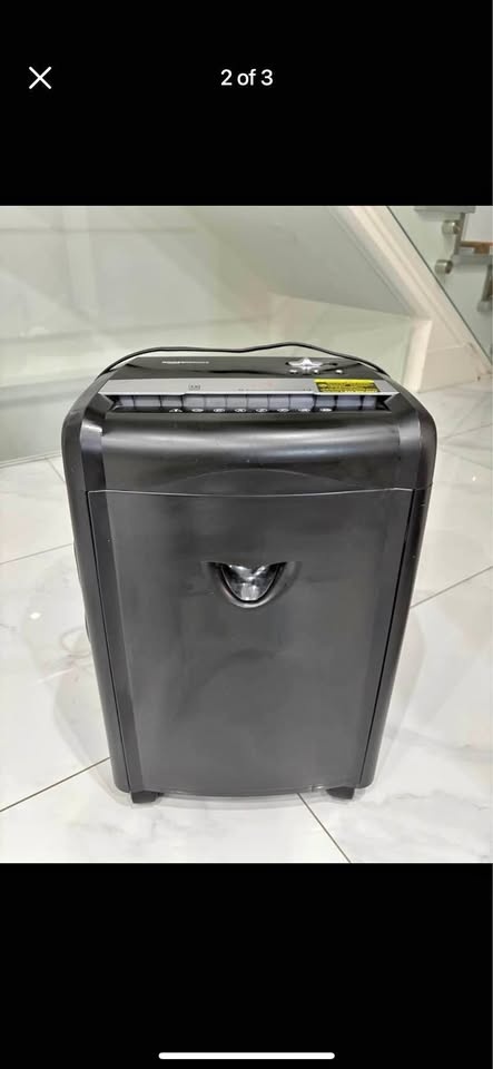 12 sheet paper / cd shredder- like new