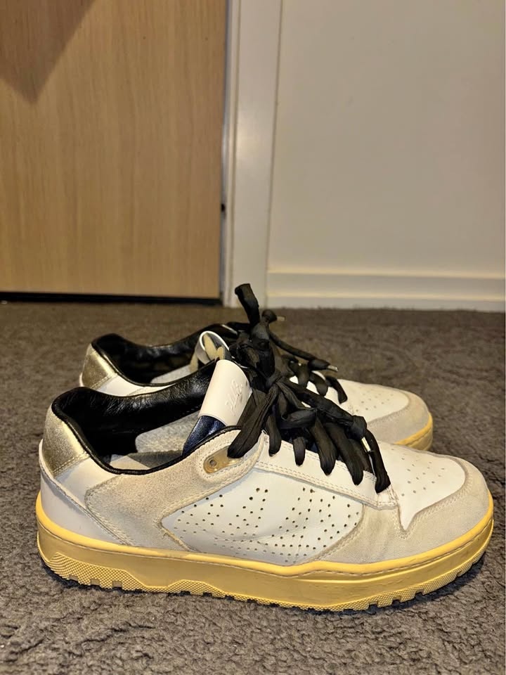 P448 Sneakers