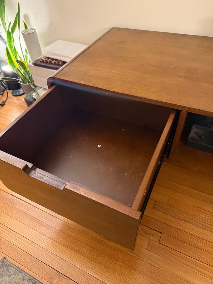 Mid-Century Modern TV Stand - photo 3