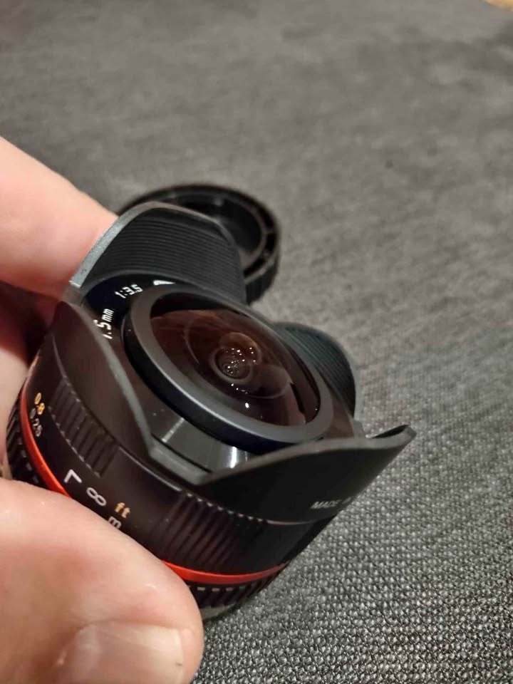Samyang 7.5mm f/3.5 UMC Fisheye MFT