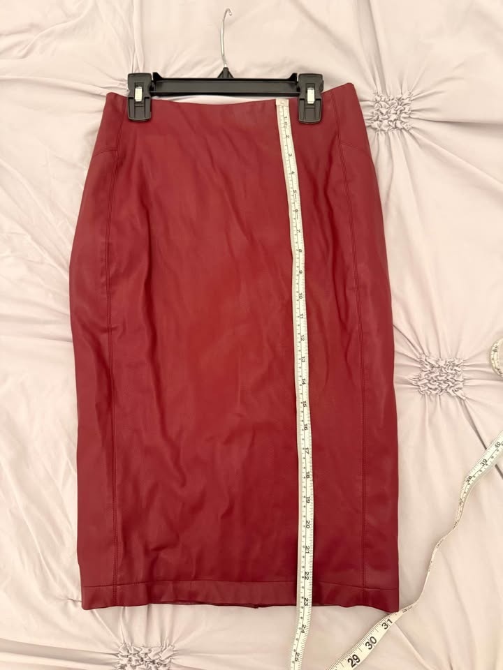 Romeo + Juliet Couture burgundy faux-leather pencil skirt (XS) - photo 4
