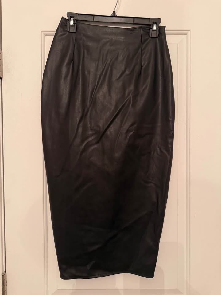 Zara black faux-leather ruched midi skirt (XS) - photo 2