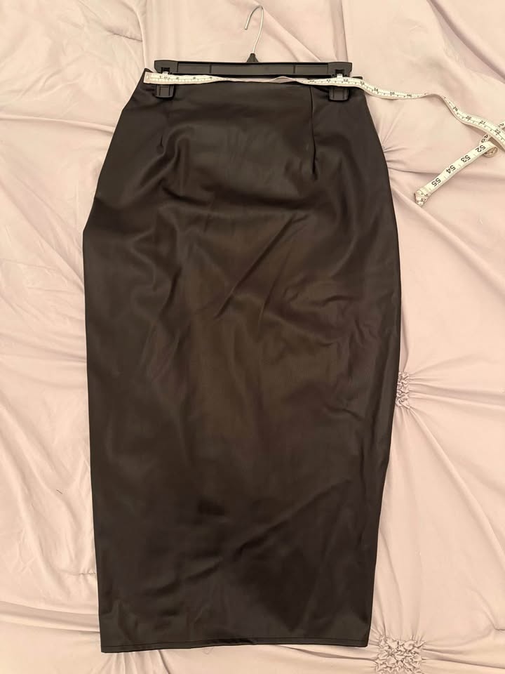 Zara black faux-leather ruched midi skirt (XS) - photo 4