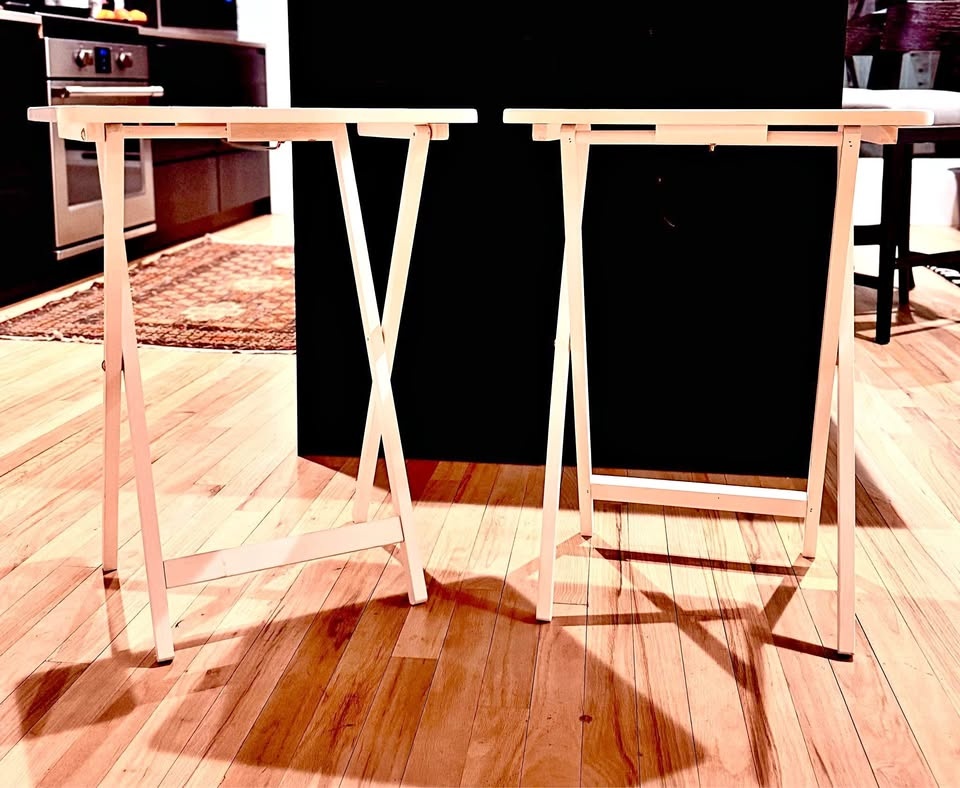 Set of 4 Folding Wood TV Tray Tables – White – Modern