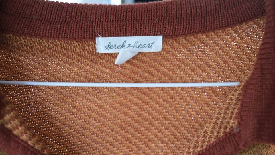 Derek Heart Sweater - Women’s Size Medium - photo 4