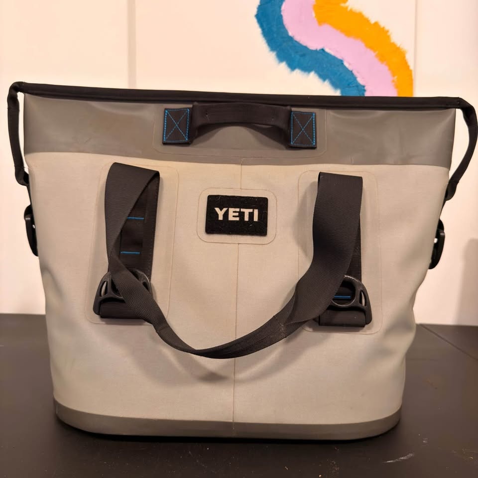 YETI Hopper Two 20 — Soft Cooler with arm strap GREAT CONDITION - photo 4