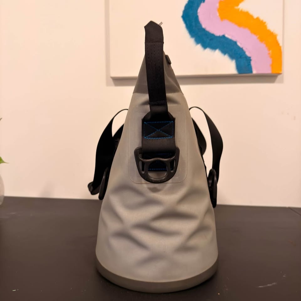 YETI Hopper Two 20 — Soft Cooler with arm strap GREAT CONDITION - photo 5
