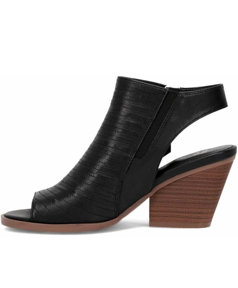 BRAND NEW Women’s FRYE open toe dress shoe black leather - photo 3