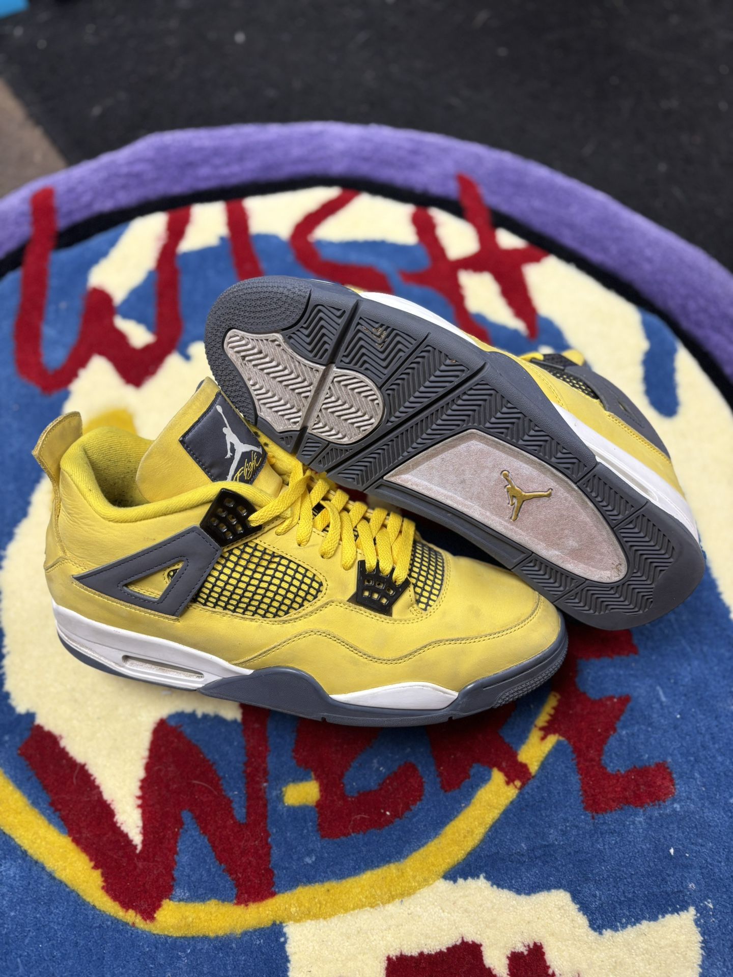 Air Jordan 4 Lighting