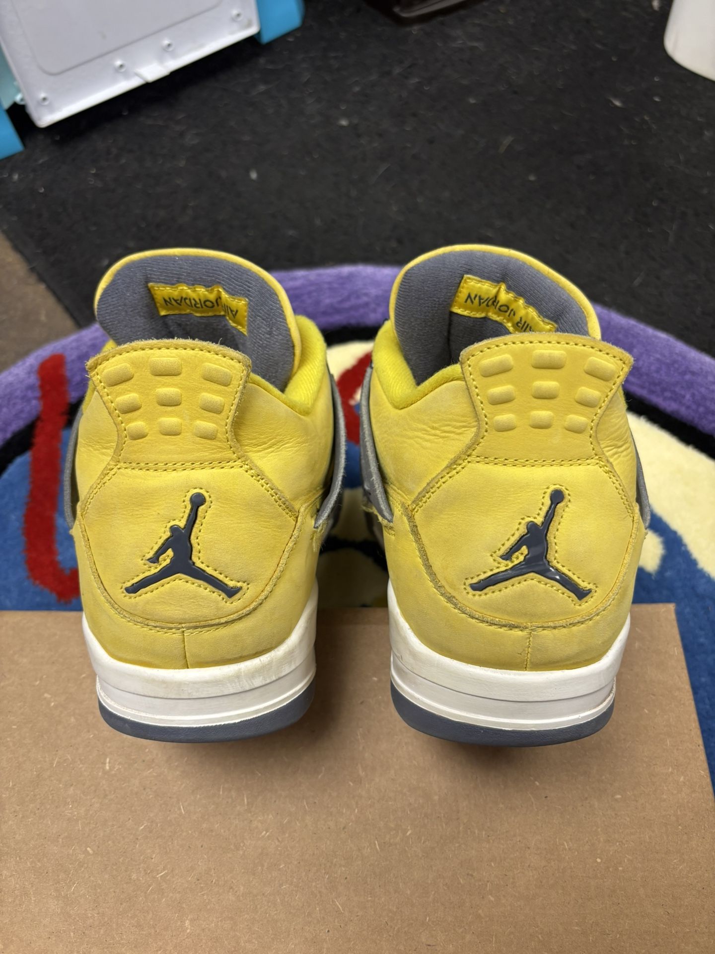 Air Jordan 4 Lighting - photo 4