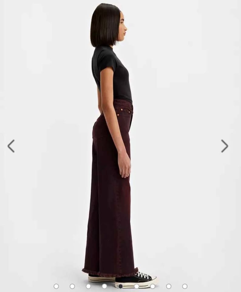 New size 25 Levis Ribcage Wide Leg Red Burgundy Jeans