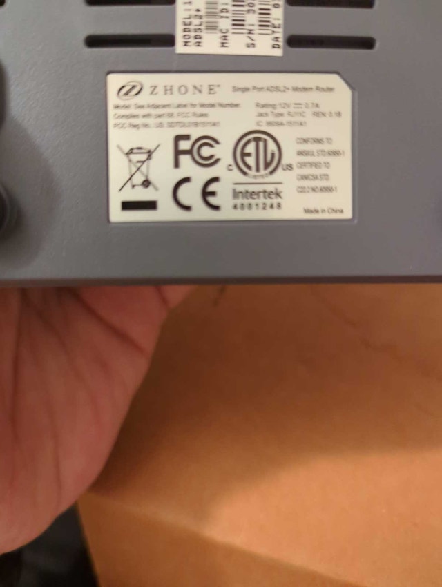 ZHONE single Port ADSL2+ Modem Router - photo 2