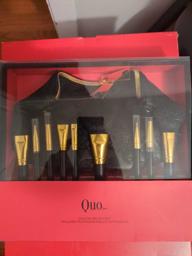 Quo Master Brush Set 10 brushes for makeup with bag NEW