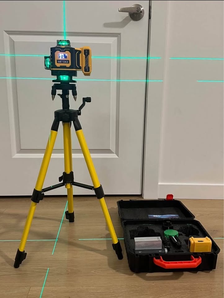 360 Laser Level with 2 Batteries & Warranty - photo 2
