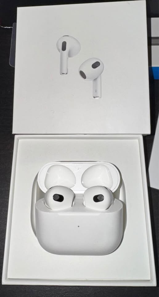 Apple AirPods (3rd Generation)
