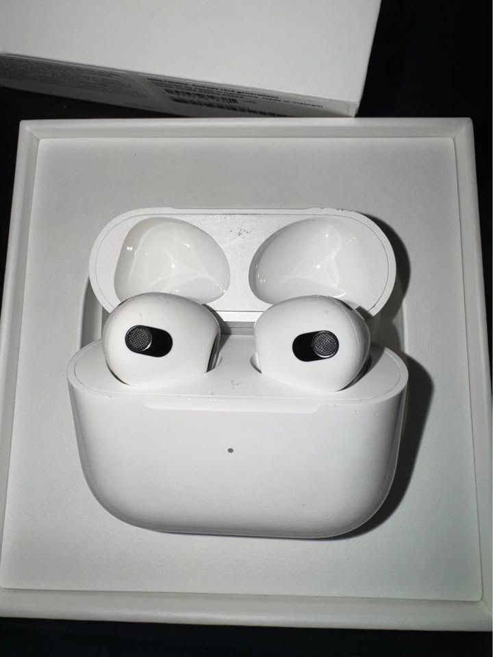 Apple AirPods (3rd Generation) - photo 2