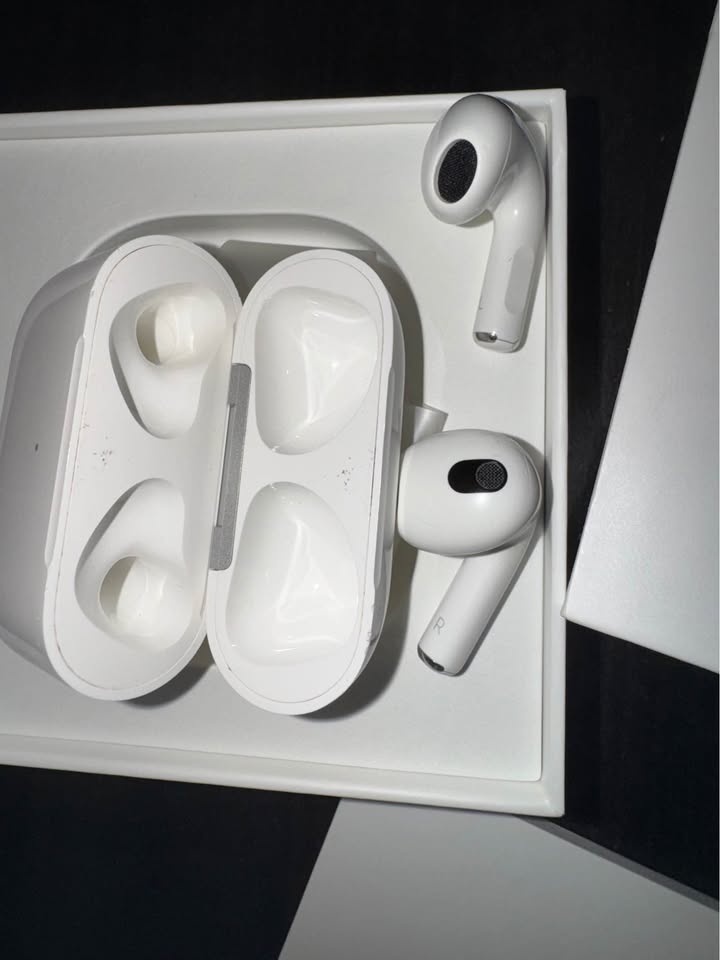 Apple AirPods (3rd Generation) - photo 3