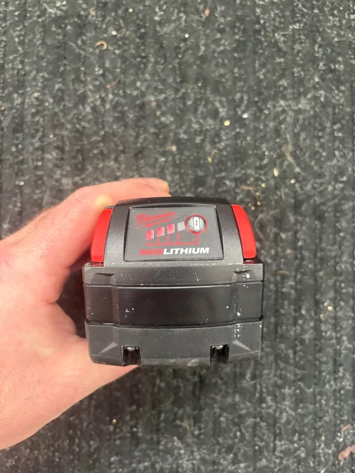 Milwaukee M18 XC 5.0 Battery - photo 3