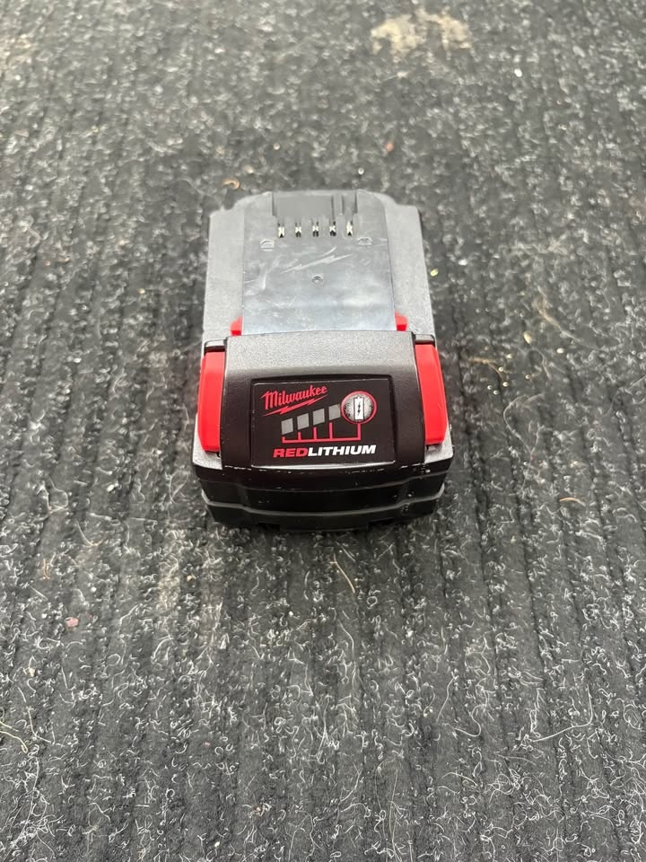 Milwaukee M18 XC 5.0 Battery - photo 4