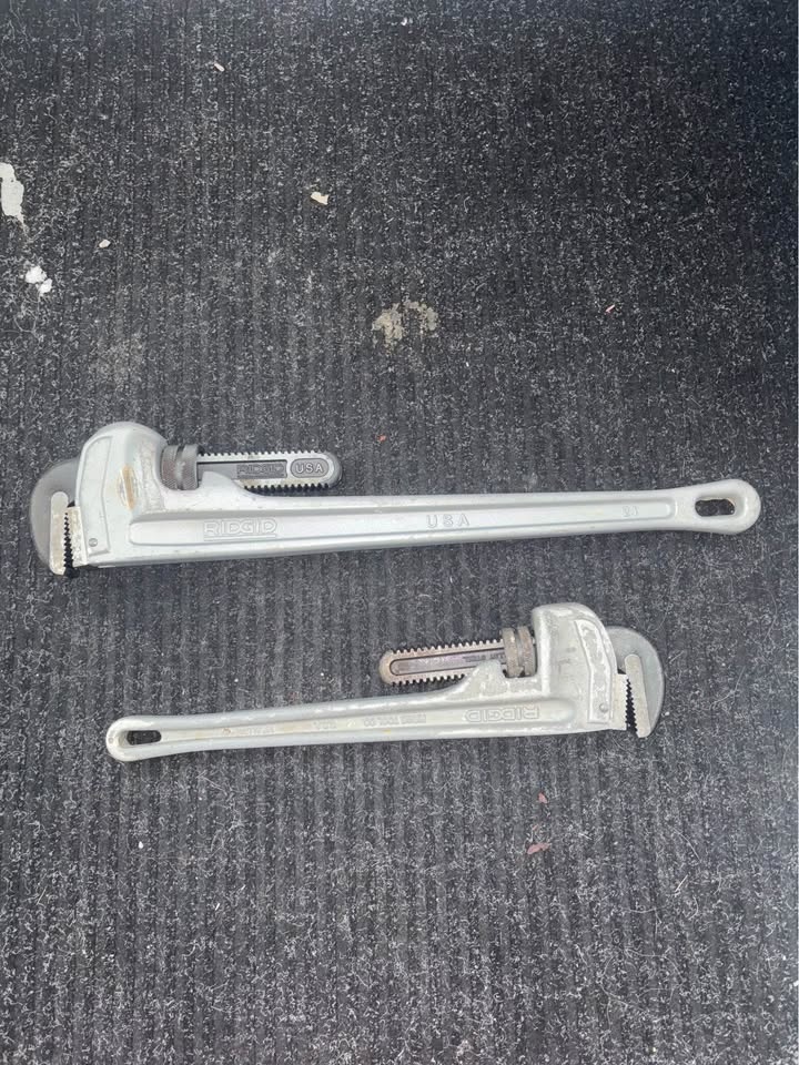 2 Rigid Aluminum Pipe Wrenches (18” & 24”) - photo 2