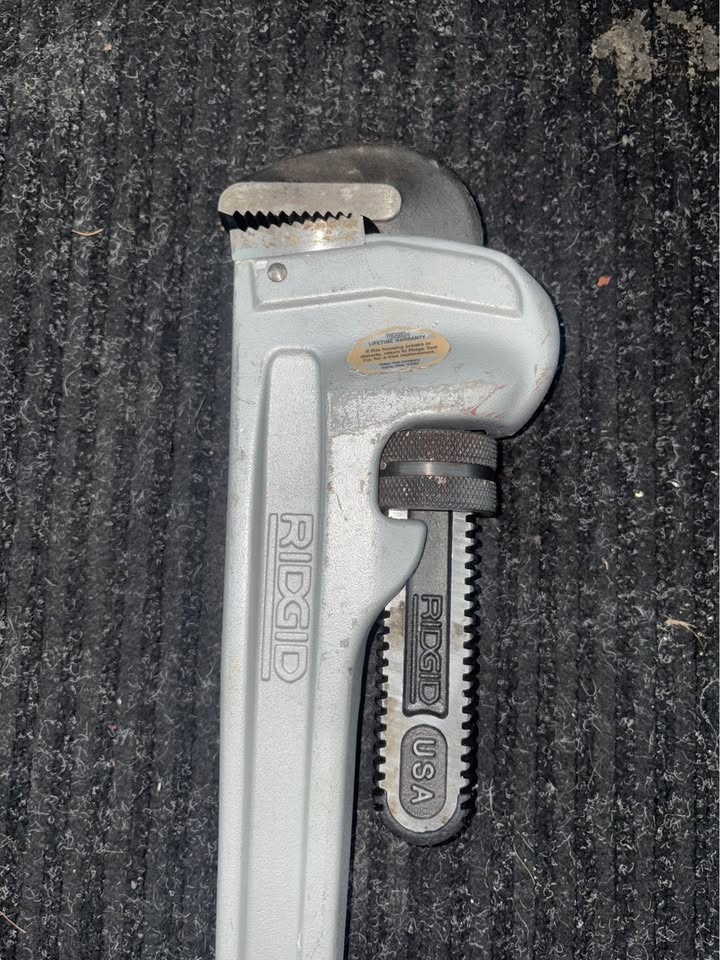 2 Rigid Aluminum Pipe Wrenches (18” & 24”) - photo 4