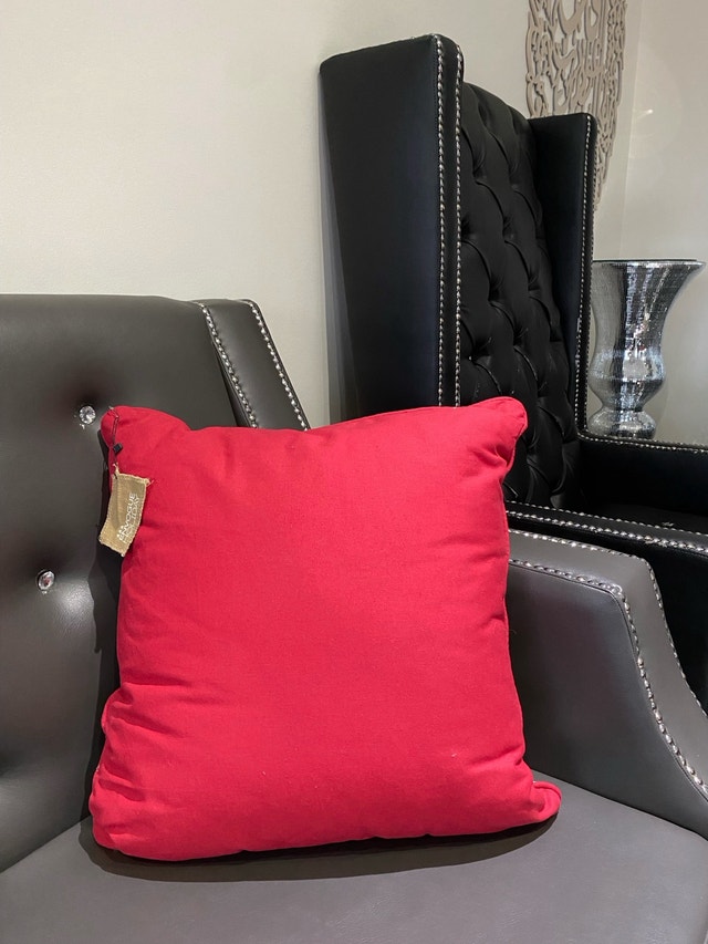 DECORATIVE “LET IT SNOW” PILLOW - photo 2