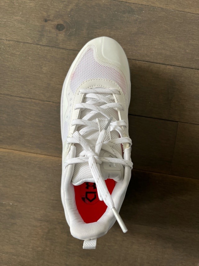 Women’s Under Armour Softball Shoes (NEW) - photo 3