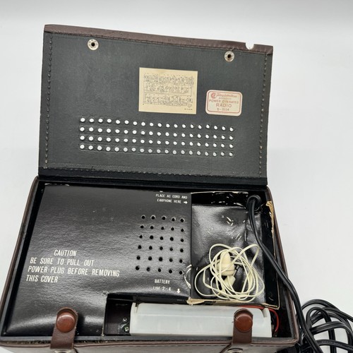 Vintage Fujita Radio w/ Leather Case - photo 5