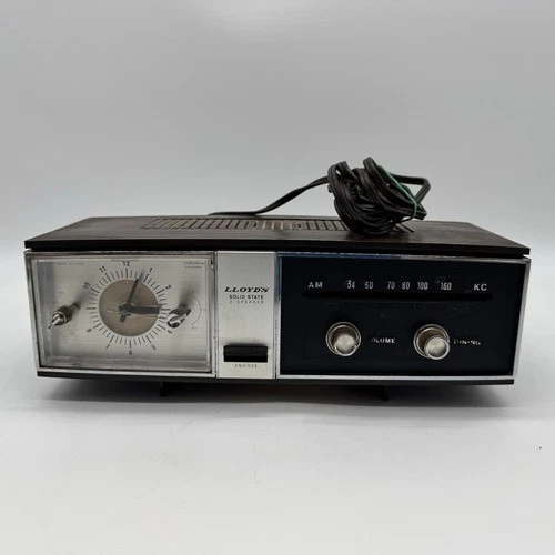 VINTAGE Lloyd's AM/FM Alarm Clock Radio. Good Sound. Japan