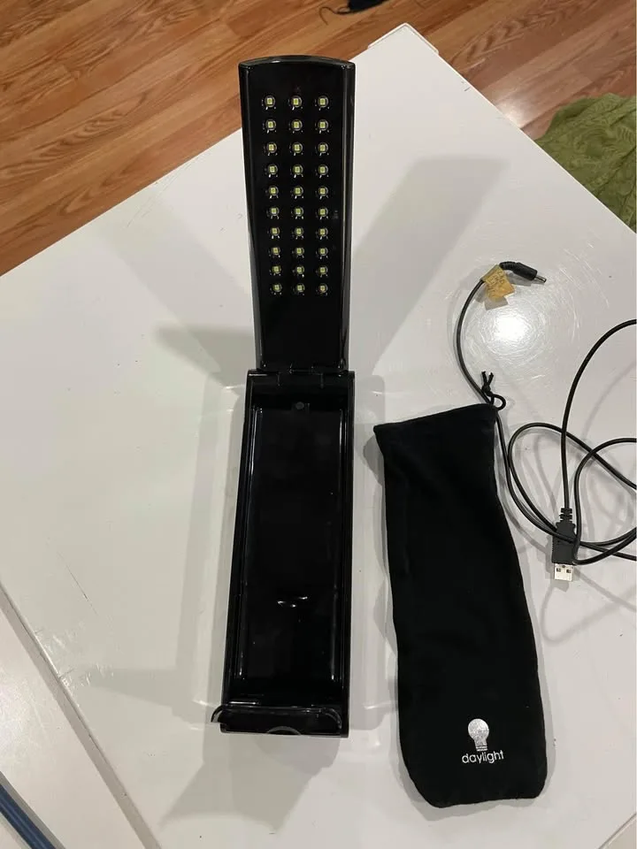 Artist's Folding Daylight LED Lamp usb image indicator(5)