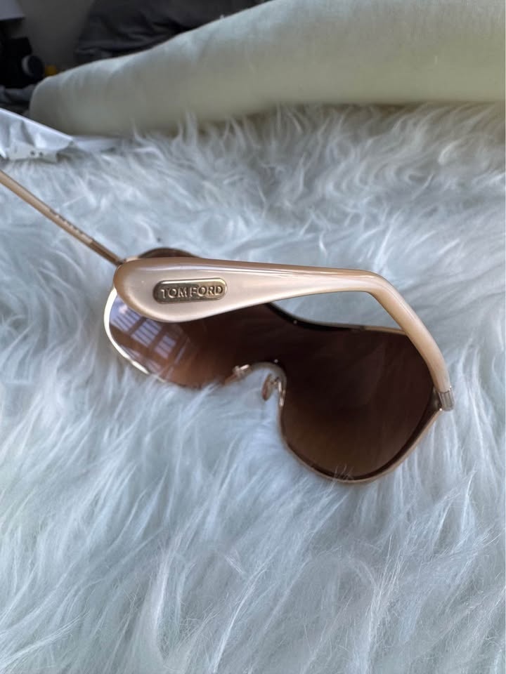 [NEVER WORN] TOM FORD SUNGLASSES - photo 4