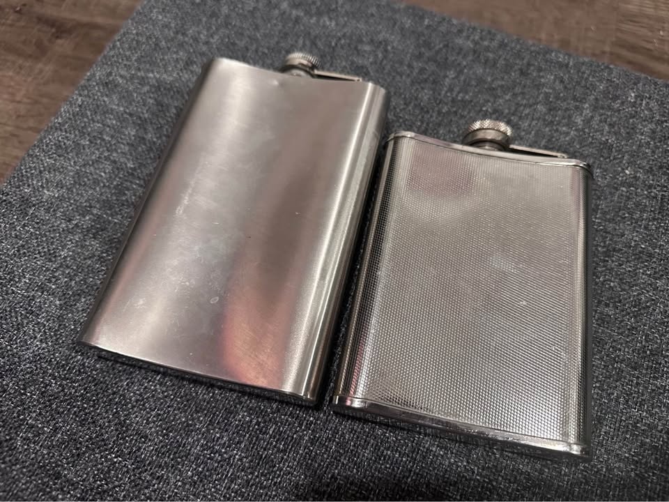 Two hip flasks - photo 2