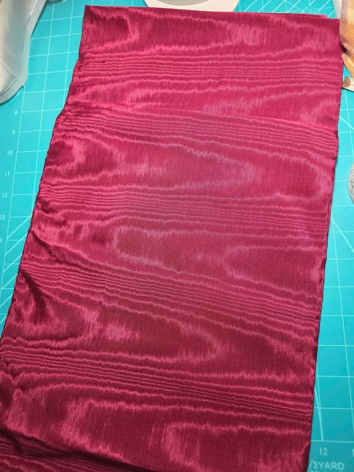 One Meter Rose/Burgundy Shiny Fancy Fabric - photo 3
