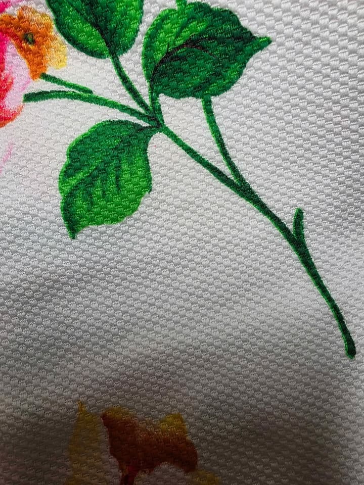 1.15 Meters of Waffle Floral Print Fabric - photo 2