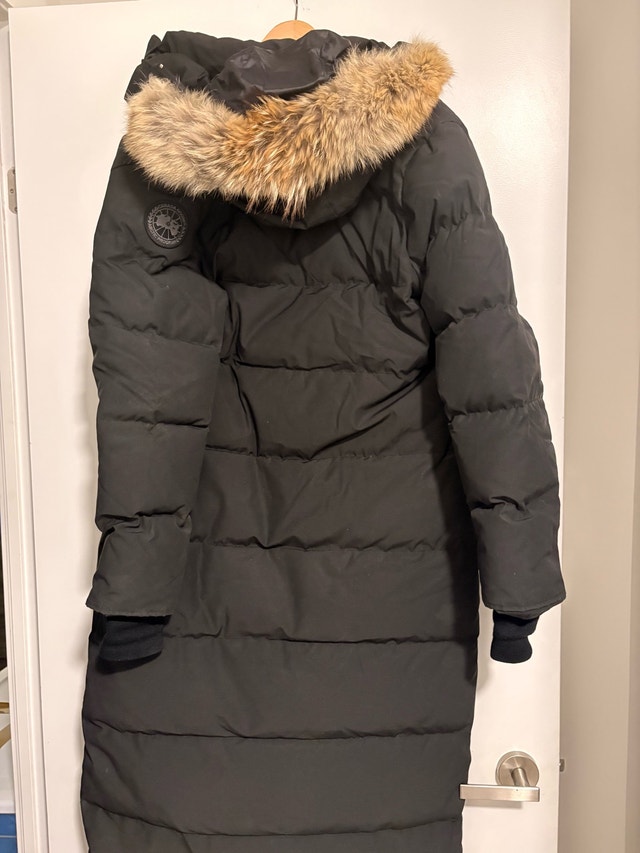 Canada Goose women’s Mystique parka