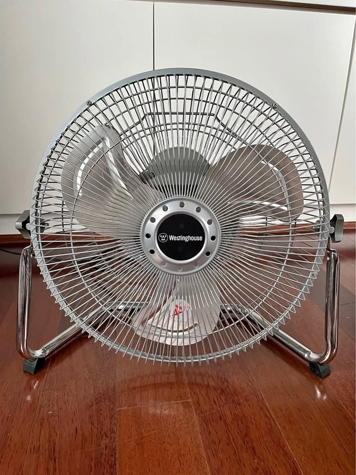 Westinghouse metal table fan — $15