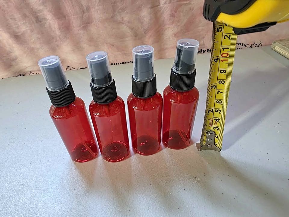 4 Spray bottle