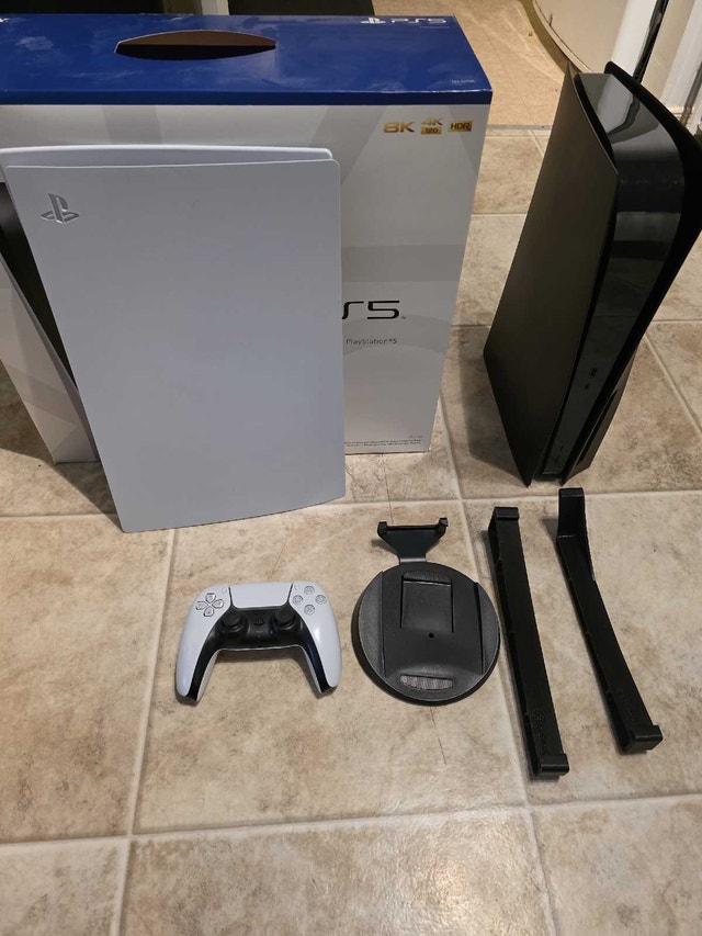 Fat Ps5 with black faceplates
